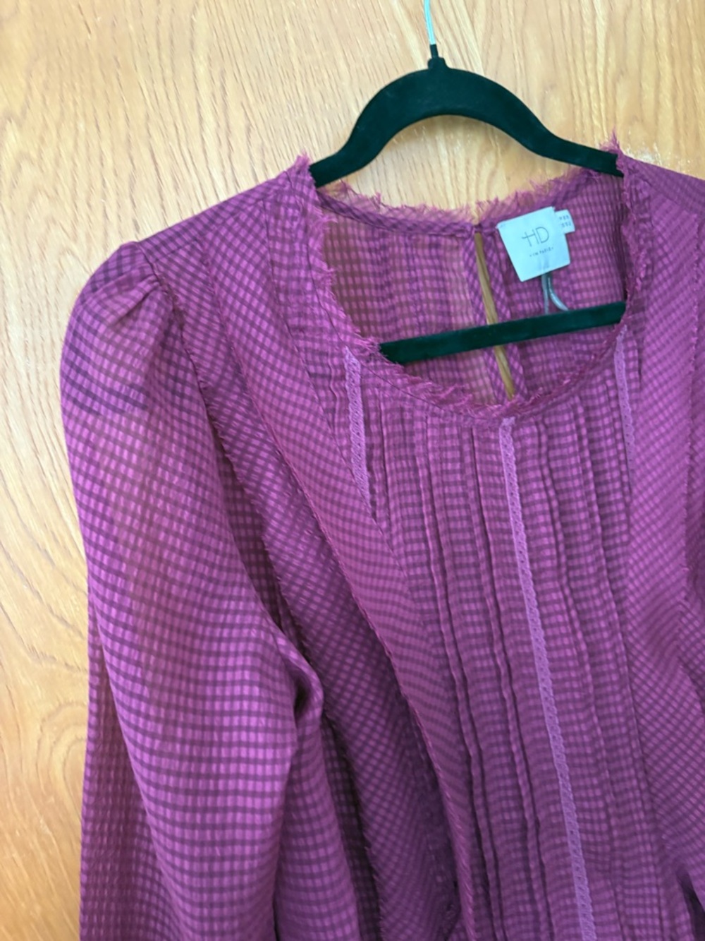 HD in Paris Plum Textured Ruffle sheer Blouse S
8 - Picture 9 of 9